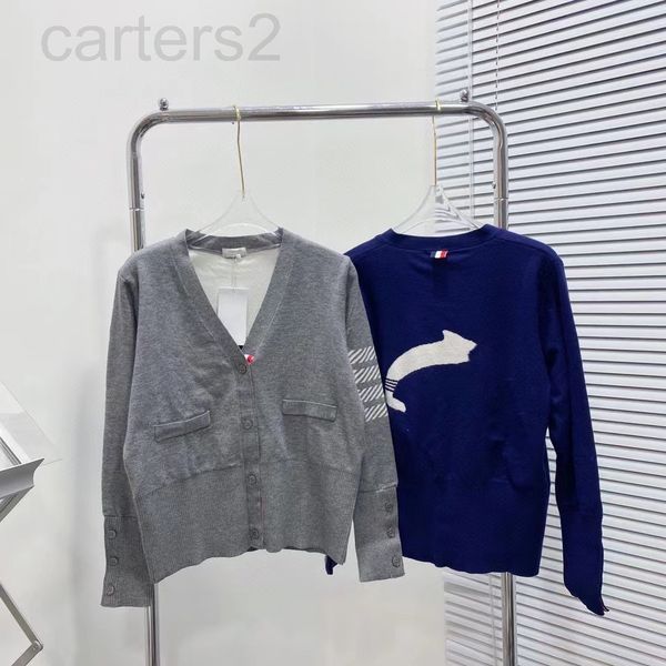 women's polos designer early spring new tb four bar college style back dolphin jacquard age reducing short v-neck casual knitted cardig, White
women's polos designer early spring new tb four bar college style back dolphin jacquard age reducing short v-neck casual knitted cardig, White