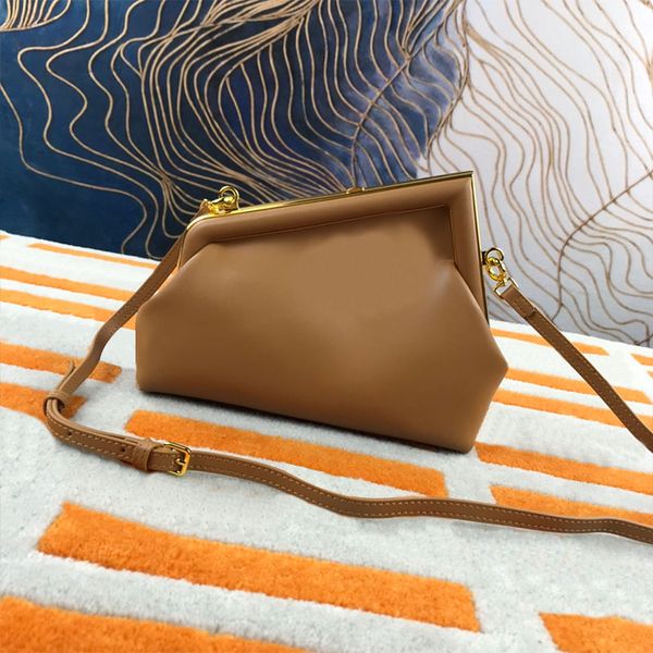 23 colors women clip clutch bags sequins handbag crossbody hand bag stripes shoulder pouch purse genuine leather dinner bag detachable strap
23 colors women clip clutch bags sequins handbag crossbody hand bag stripes shoulder pouch purse genuine leather dinner bag detachable strap
