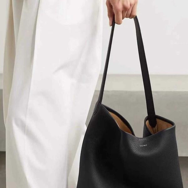 designer bags leather bag large capacity shoulder cowhide hand mother lichee grain head layer bucketclassic tote bag the row ruzs
designer bags leather bag large capacity shoulder cowhide hand mother lichee grain head layer bucketclassic tote bag the row ruzs