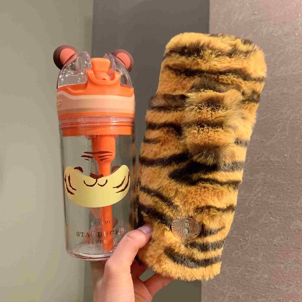 starbucks cup 2022 cute tiger snack box kangdick plastic follow-up with cover children's cartoon drinking
starbucks cup 2022 cute tiger snack box kangdick plastic follow-up with cover children's cartoon drinking