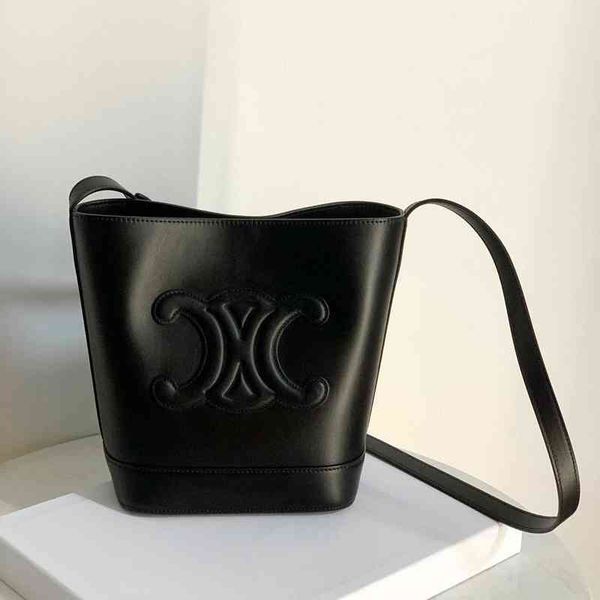 factory direct sale new brand ladies bags wholesale and leather arc bucket large capacity fashion single shoulder messenger women's
factory direct sale new brand ladies bags wholesale and leather arc bucket large capacity fashion single shoulder messenger women's