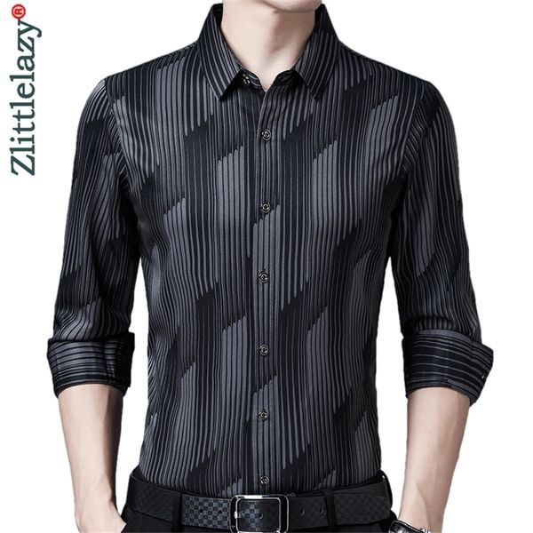 brand long sleeve men social shirt streetwear casual striped shirts dress mens slim regular fit clothes fashions 1302 220401, White;black
brand long sleeve men social shirt streetwear casual striped shirts dress mens slim regular fit clothes fashions 1302 220401, White;black