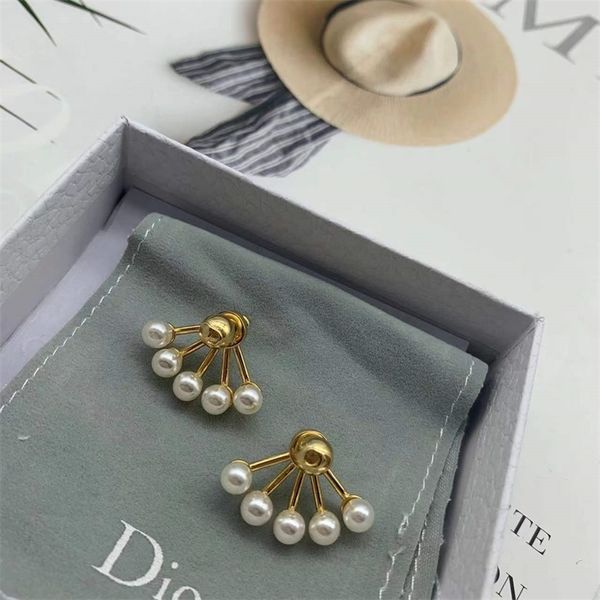 50% off online high version letter fan-shaped pearl earrings women's light luxury fashion earrings, Golden 
50% off online high version letter fan-shaped pearl earrings women's light luxury fashion earrings, Golden