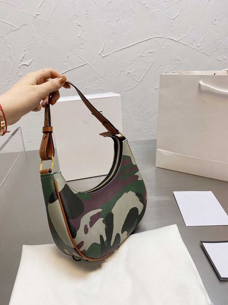designer triumphal arch camouflage underarm bag 2021 new bag women's leather versatile ava letter versatile one shoulder bag
designer triumphal arch camouflage underarm bag 2021 new bag women's leather versatile ava letter versatile one shoulder bag
