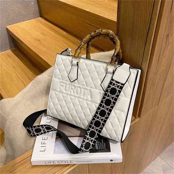 70% factory online sale this year's popular small fall and winter versatile high sense portable tote bags
70% factory online sale this year's popular small fall and winter versatile high sense portable tote bags
