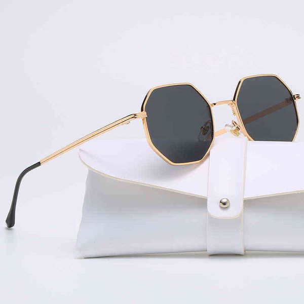 polygon metal sunglasses vintage frame for women sunglasses men luxury brand design sun glasses women mirror gafas de sol uv400 y220410, White;black
polygon metal sunglasses vintage frame for women sunglasses men luxury brand design sun glasses women mirror gafas de sol uv400 y220410, White;black