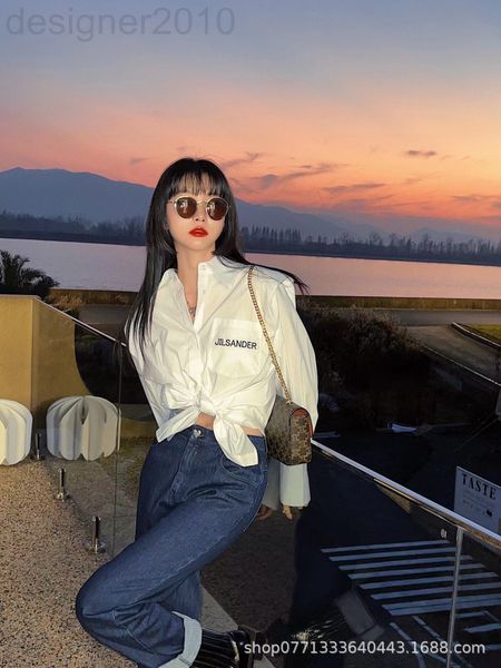 women's polos designer chaopai 22 early spring new niche design small shoulder pad splicing long sleeve h version embroidered letters c, White
women's polos designer chaopai 22 early spring new niche design small shoulder pad splicing long sleeve h version embroidered letters c, White
