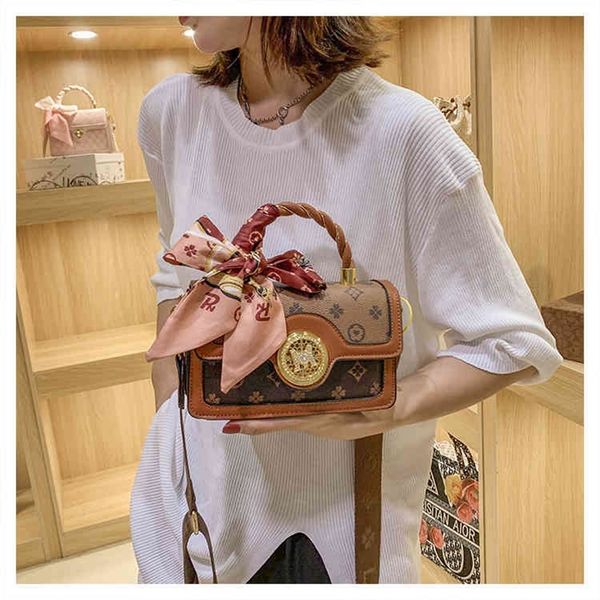 texture handbag fortune women's bag 2022 new fashion foreign style silk scarf small square bag single shoulder messenger 60% off online 
texture handbag fortune women's bag 2022 new fashion foreign style silk scarf small square bag single shoulder messenger 60% off online