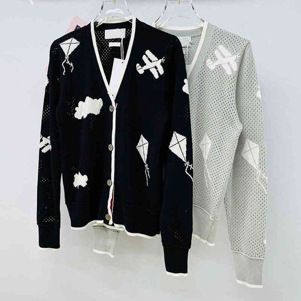 women's knits tees high version v-neck knitted two-color cardigan is thin and hollow out animal jacquard pattern men's women', White
women's knits tees high version v-neck knitted two-color cardigan is thin and hollow out animal jacquard pattern men's women', White