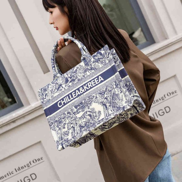purses outlet 2022 new women's high-capacity tote bag embroidery canvas commuter versatile one shoulder handbag
purses outlet 2022 new women's high-capacity tote bag embroidery canvas commuter versatile one shoulder handbag