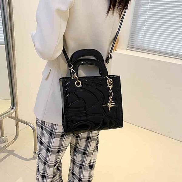 crossbody messange bags for women luxury for 2022 embroidery designer handbag tote bag lady fashion purse classic square wholesale
crossbody messange bags for women luxury for 2022 embroidery designer handbag tote bag lady fashion purse classic square wholesale