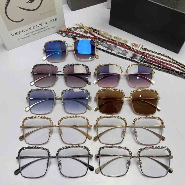 2022 brand trend fashion sunglasses for men and women 2022 new female chain box personality ch2206 light, White;black
2022 brand trend fashion sunglasses for men and women 2022 new female chain box personality ch2206 light, White;black