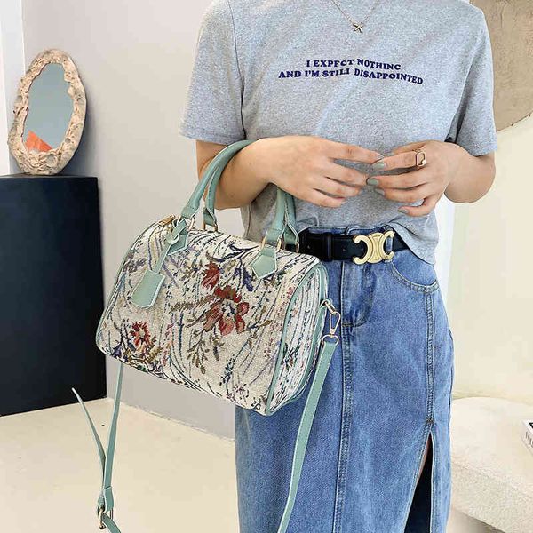 women's fashion personality trend brand bag wholesale female 2021 autumn new msenger of lading shoulder net red oil painting pillow
women's fashion personality trend brand bag wholesale female 2021 autumn new msenger of lading shoulder net red oil painting pillow