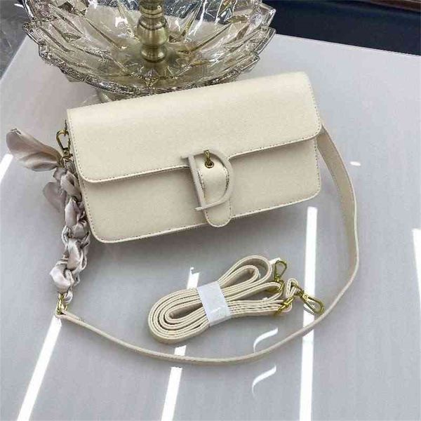 female red fashion woven pattern staff armpit foreign style small square versatile 80% off purse sales
female red fashion woven pattern staff armpit foreign style small square versatile 80% off purse sales