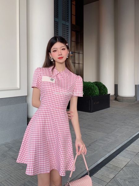 casual dresses miu family early spring chest letter embroidery square collar slim waist show thin temperament plaid dress, Black;gray
casual dresses miu family early spring chest letter embroidery square collar slim waist show thin temperament plaid dress, Black;gray