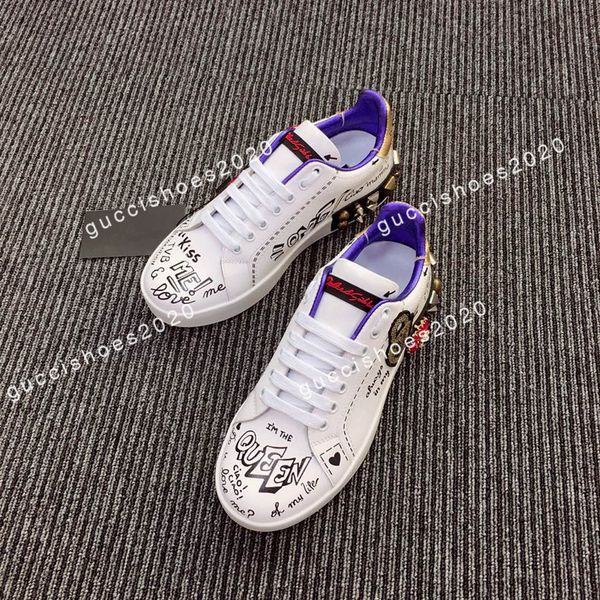 2022 brand luxury sneaker brand women men casual shoes. good leather with sole,sheepskin inner splicing breathable high density mesh.size35-, Black;red
2022 brand luxury sneaker brand women men casual shoes. good leather with sole,sheepskin inner splicing breathable high density mesh.size35-, Black;red
