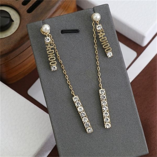 2022 36% off designer jewelry d family letter pearl earrings chain tassel hanging water drill earrings, Golden
2022 36% off designer jewelry d family letter pearl earrings chain tassel hanging water drill earrings, Golden