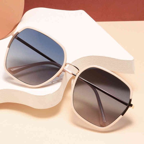women sunglasses luxury brand designer female big frame star same sunglass version tide driving anti ultraviolet glass vintage sun glasses f, White;black
women sunglasses luxury brand designer female big frame star same sunglass version tide driving anti ultraviolet glass vintage sun glasses f, White;black