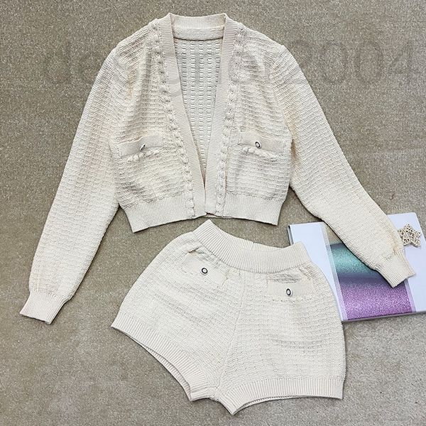 casual dresses designer 22 new jinzhini same french small fragrant white three-dimensional diamond button cardigan v-neck sweater shorts two, Black;gray
casual dresses designer 22 new jinzhini same french small fragrant white three-dimensional diamond button cardigan v-neck sweater shorts two, Black;gray