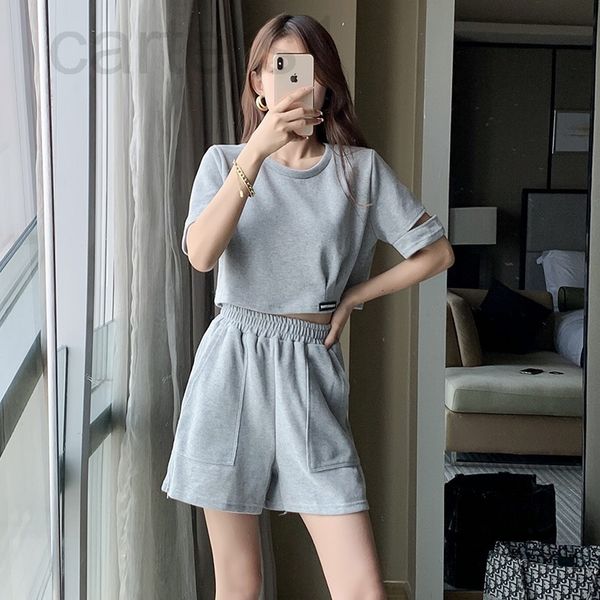 women's tracksuits designer casual fashion sports suit summer 2022 new short t-shirt + high waist zipper shorts two piece set fnj2, Gray
women's tracksuits designer casual fashion sports suit summer 2022 new short t-shirt + high waist zipper shorts two piece set fnj2, Gray