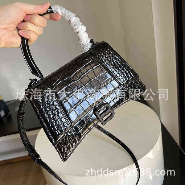 designer balencaigass handbag b original leather hourglasss bag black crocodile pattern black buckle paris hourglasss fashion bag female
designer balencaigass handbag b original leather hourglasss bag black crocodile pattern black buckle paris hourglasss fashion bag female