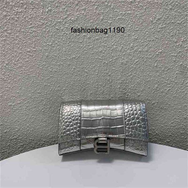 handbags balencaigass fashion bags designer 2022 summer luxury leather bag chain hourglass plain grain long frosted button crescenttop
handbags balencaigass fashion bags designer 2022 summer luxury leather bag chain hourglass plain grain long frosted button crescenttop
