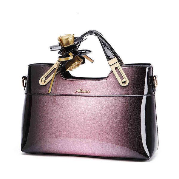 designers bags 2020 new women's bag fashion atmosphere patent leather handbag single shoulder messenger bag 
designers bags 2020 new women's bag fashion atmosphere patent leather handbag single shoulder messenger bag