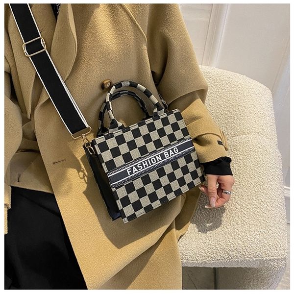 single women's large capacity versatile hand small square new fashion messenger z3fu purses outlet online
single women's large capacity versatile hand small square new fashion messenger z3fu purses outlet online
