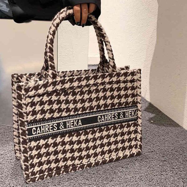 bags large capacity texture large bag women's 2022 new style versatile handbag minority tote bag
bags large capacity texture large bag women's 2022 new style versatile handbag minority tote bag