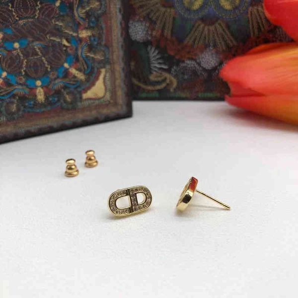 letter classic full diamond earrings women's simple and compact old earrings, Golden
letter classic full diamond earrings women's simple and compact old earrings, Golden