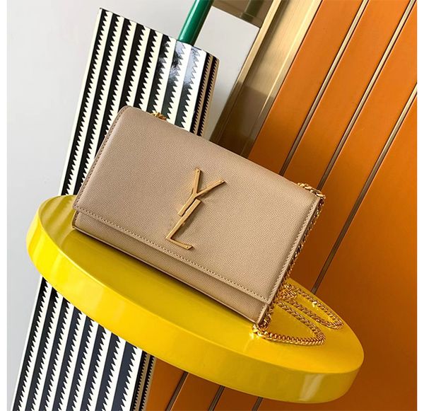 luxury girls cross body bag size 20cm exquisite logo decoration fashion handbag simple and neat lady style fashionable
luxury girls cross body bag size 20cm exquisite logo decoration fashion handbag simple and neat lady style fashionable