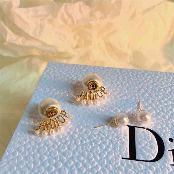 temperament simple letter two sense of light trend2022 luxury brand fashion design versatile ladies jewelry stud earrings, Golden;silver
temperament simple letter two sense of light trend2022 luxury brand fashion design versatile ladies jewelry stud earrings, Golden;silver