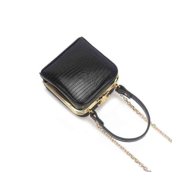 mini clip bag triumphal arch summer new leather single shoulder mouth red bag cross messenger small zero wallet 220617
mini clip bag triumphal arch summer new leather single shoulder mouth red bag cross messenger small zero wallet 220617