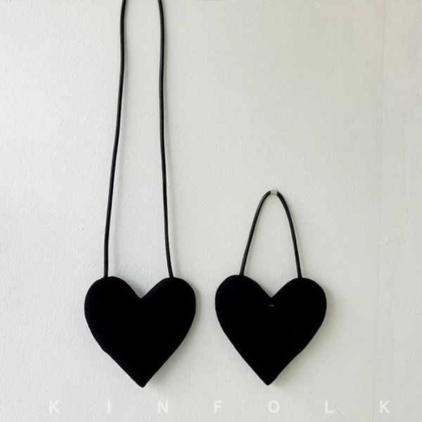 pu leather women black crossbody bag fashion heart-shaped ladies mini shoulder bags cute design female girls small purse handbag 220722
pu leather women black crossbody bag fashion heart-shaped ladies mini shoulder bags cute design female girls small purse handbag 220722
