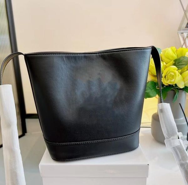designer lady bucket shopping bag multicolor leather adjustable shoulder strap single-shoulder bags simple solid color commuting women cross
designer lady bucket shopping bag multicolor leather adjustable shoulder strap single-shoulder bags simple solid color commuting women cross