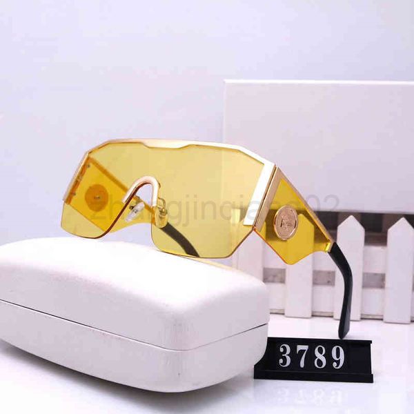 designer medussa sunglasses cycle luxurious fashion vintage baseball sport shield men's and women's street shooting travel fashion, White;black
designer medussa sunglasses cycle luxurious fashion vintage baseball sport shield men's and women's street shooting travel fashion, White;black