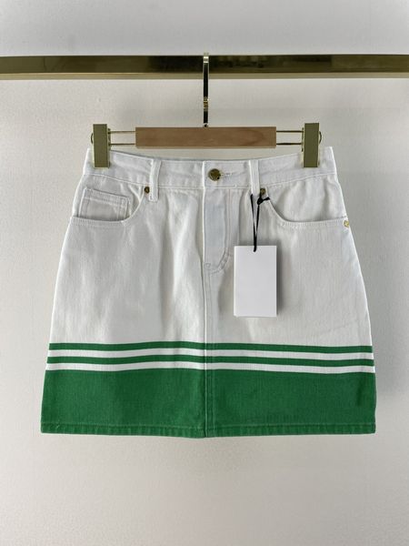 2022 spring and summer skirt european fashion brand new denim color contrast skirt, Black
2022 spring and summer skirt european fashion brand new denim color contrast skirt, Black