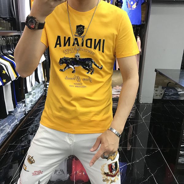 men's t-shirts personalized trend leopard sequin embroidery 2022 summer new design red yellow male tees clothing puls size popular fash, White;black
men's t-shirts personalized trend leopard sequin embroidery 2022 summer new design red yellow male tees clothing puls size popular fash, White;black