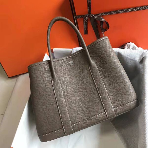 designer bag 2022 new lady luxury leather upper handle hand fashion shopping canvas bucket bag designer c12e
designer bag 2022 new lady luxury leather upper handle hand fashion shopping canvas bucket bag designer c12e