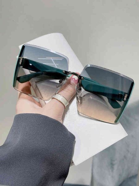 women sunglasses luxury brand designer women's 2022 new version of anti ultraviolet light high sense sunglass vintage sun glasses for m, White;black
women sunglasses luxury brand designer women's 2022 new version of anti ultraviolet light high sense sunglass vintage sun glasses for m, White;black