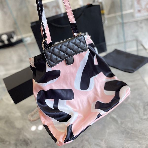women classic flap shoppeing bag fashion large capacity letter crossbody bag designer tote
women classic flap shoppeing bag fashion large capacity letter crossbody bag designer tote