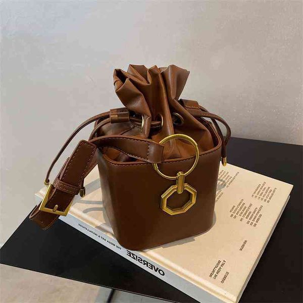 fashion women's new high-quality versatile bag luxury designer drawstring fashion girl single shoulder small autumn bucket cross msenge
fashion women's new high-quality versatile bag luxury designer drawstring fashion girl single shoulder small autumn bucket cross msenge