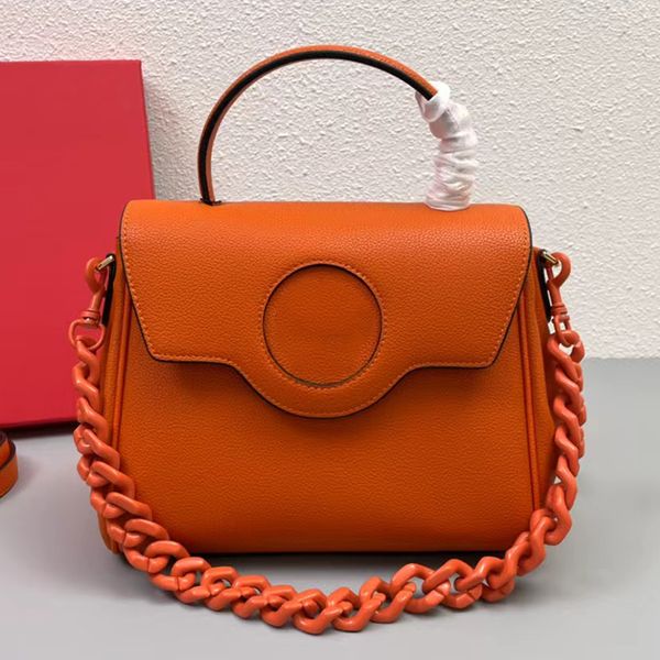 design style chain decoration diagonal shoulder bag retro solid color leather ladies new fashion versatile multifunctional large capacity ha
design style chain decoration diagonal shoulder bag retro solid color leather ladies new fashion versatile multifunctional large capacity ha