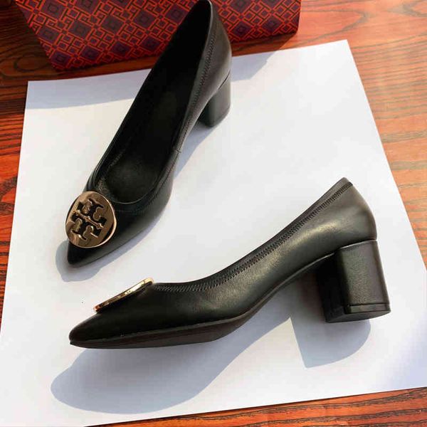 slippers spring sheepskin tb high-heeled pointed women's shoes thick heeled medium heel shallow mouth work clothes 8qx1, Black
slippers spring sheepskin tb high-heeled pointed women's shoes thick heeled medium heel shallow mouth work clothes 8qx1, Black