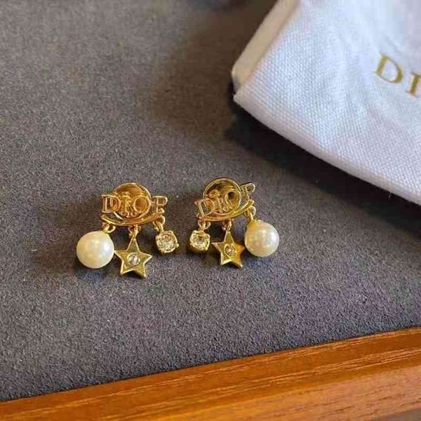 jewelry new 925 silver family letter pearl simple front and back fashion versatile temperament earrings, Golden
jewelry new 925 silver family letter pearl simple front and back fashion versatile temperament earrings, Golden