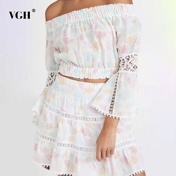 vintage two piece set for women slash neck flare long sleeve patchwork lace high wait mini skirts print sets female 210507, White
vintage two piece set for women slash neck flare long sleeve patchwork lace high wait mini skirts print sets female 210507, White