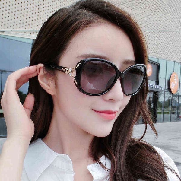 women's large frame sun-glass color lady sunglass 8842 polarized fashion design ladies sun glasses, White;black
women's large frame sun-glass color lady sunglass 8842 polarized fashion design ladies sun glasses, White;black