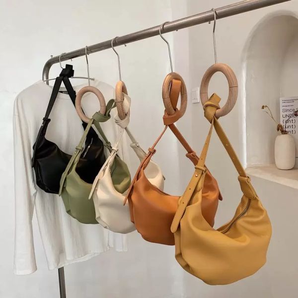 female casual messenger bag sac a main crossbody bags for women simple shoulder bags vintage leather handbags fashion hobos bag
female casual messenger bag sac a main crossbody bags for women simple shoulder bags vintage leather handbags fashion hobos bag