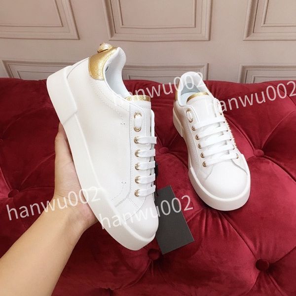 2022 luxury designer boots casual shoes low flat toe flat black blue suede thick sole women sneakers size35-45
2022 luxury designer boots casual shoes low flat toe flat black blue suede thick sole women sneakers size35-45