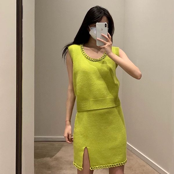 high end quality women's two piece dress suit spring and summer new avocado green chain knitted vest, knitted skirt two-piece set, White
high end quality women's two piece dress suit spring and summer new avocado green chain knitted vest, knitted skirt two-piece set, White